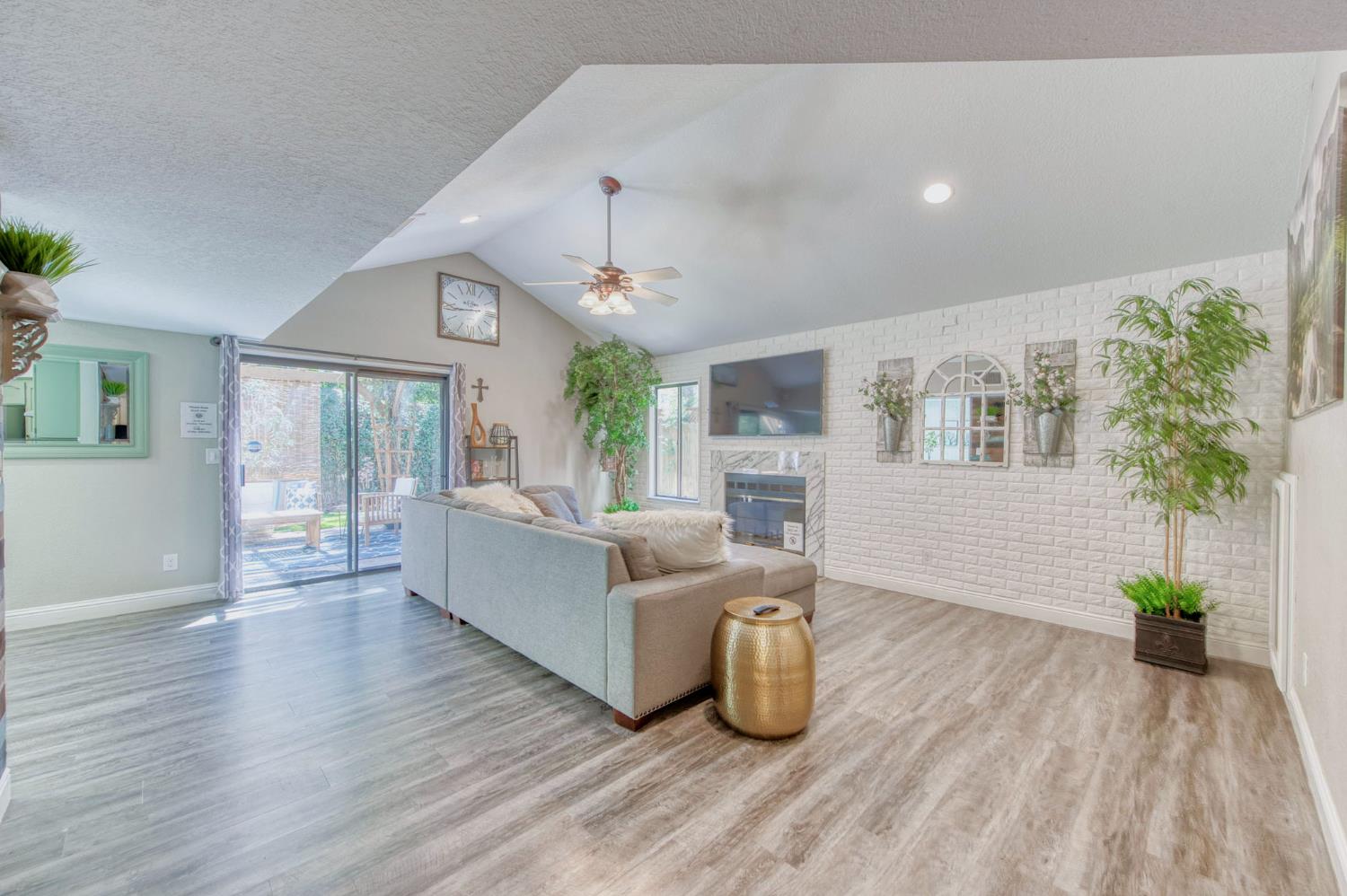 509 E ALLUVIAL #104, Fresno, CA 93720