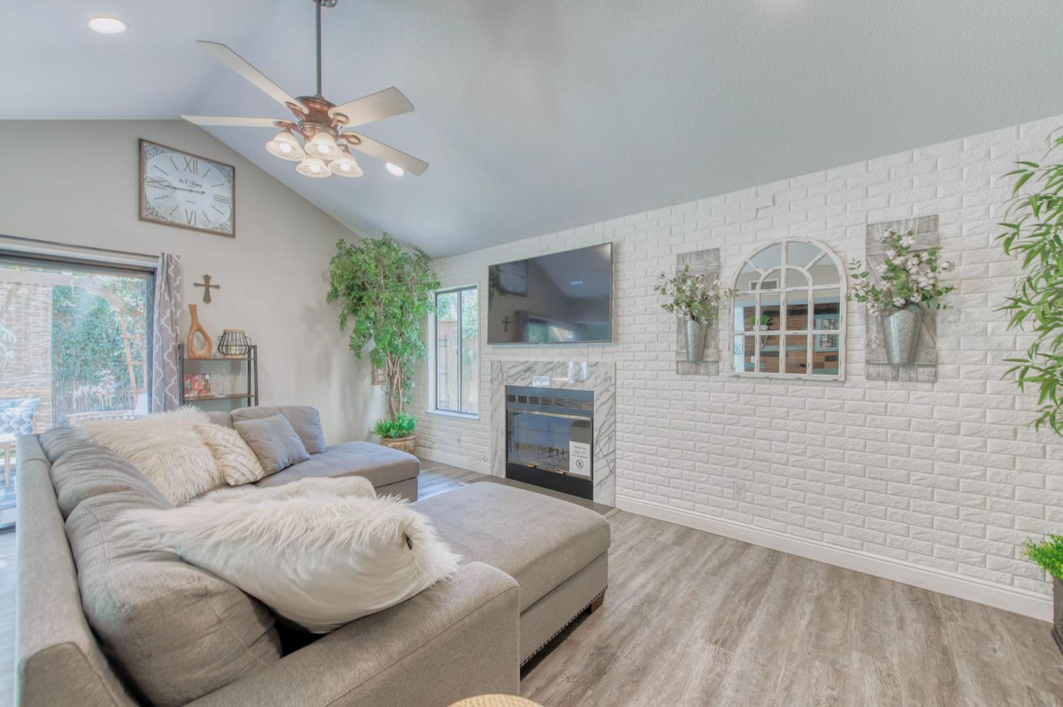 509 E ALLUVIAL #104, Fresno, CA 93720