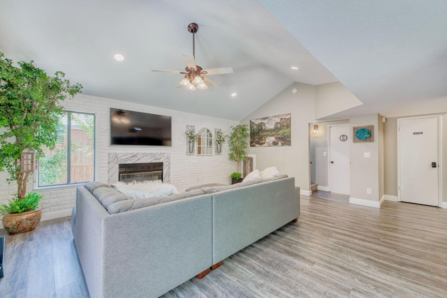 509 E ALLUVIAL #104, Fresno, CA 93720