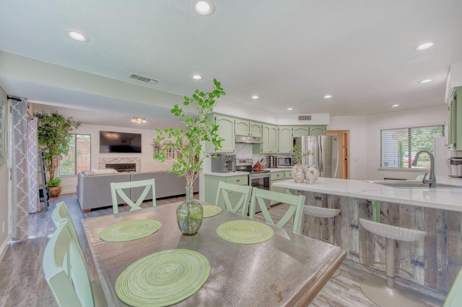 509 E ALLUVIAL #104, Fresno, CA 93720