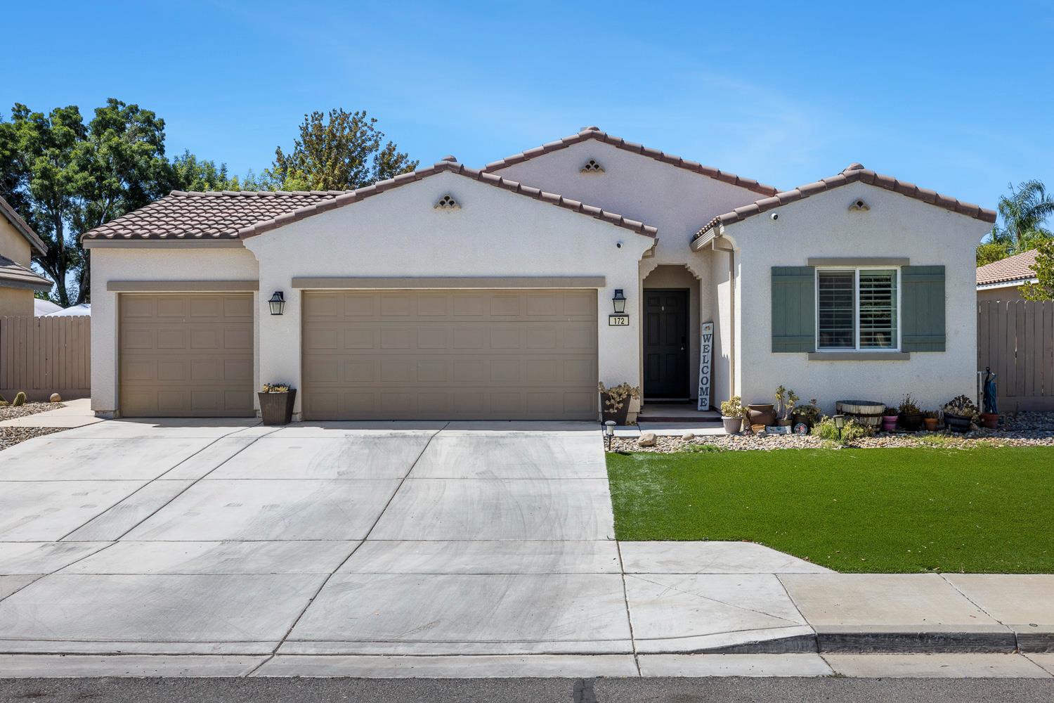 172 Adobe Ct, Coalinga, CA 93210