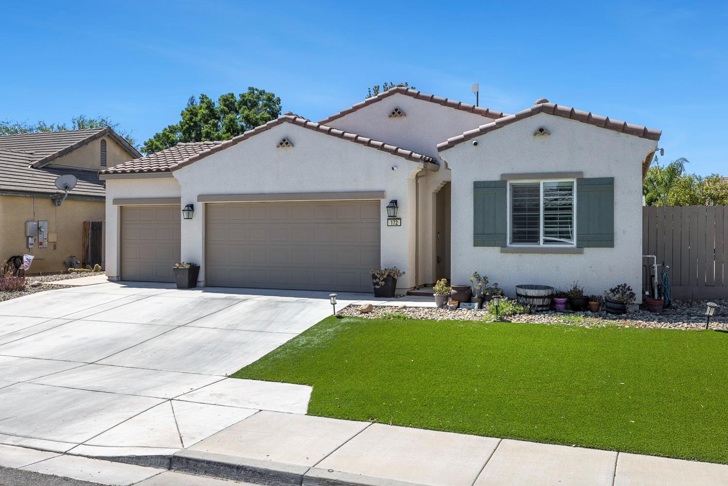 172 Adobe Ct, Coalinga, CA 93210