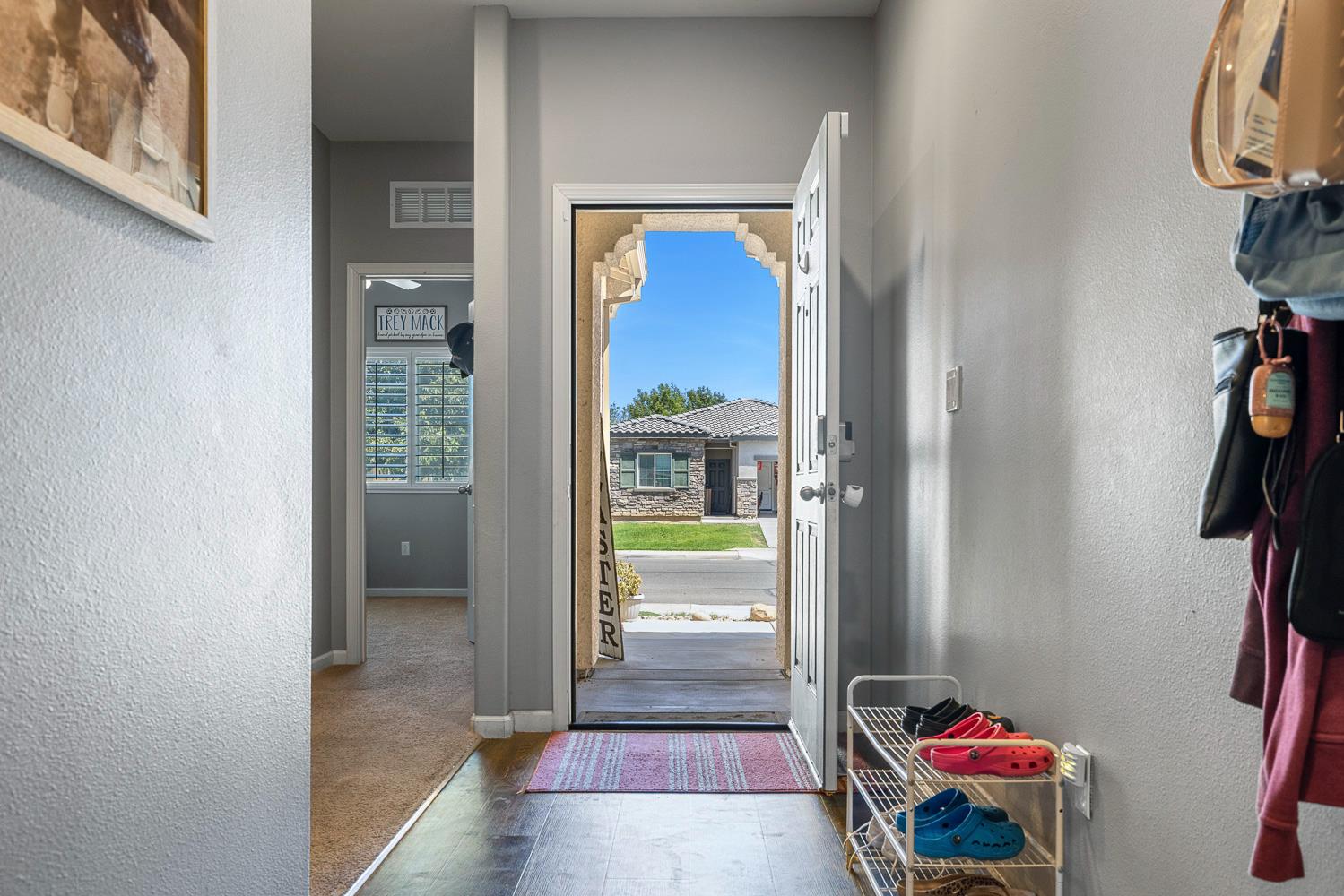 172 Adobe Ct, Coalinga, CA 93210