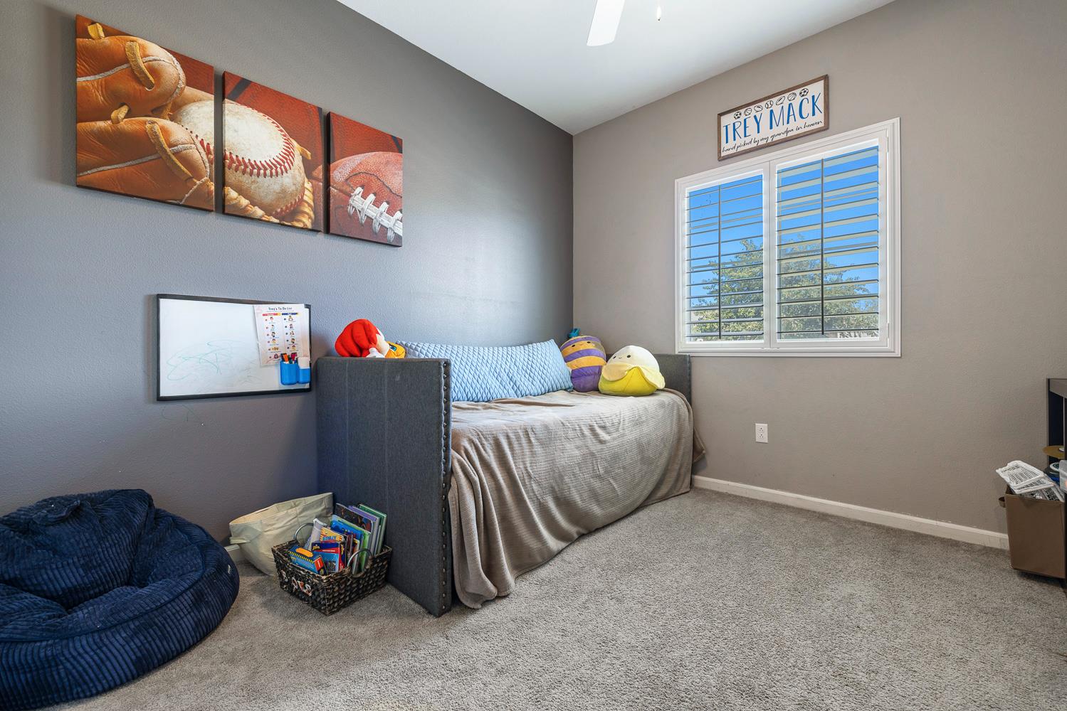 172 Adobe Ct, Coalinga, CA 93210
