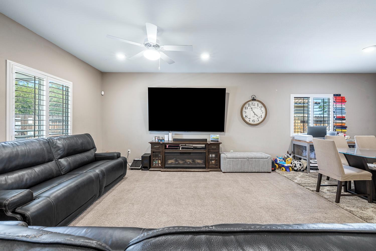 172 Adobe Ct, Coalinga, CA 93210