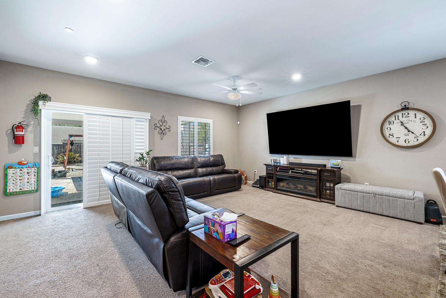 172 Adobe Ct, Coalinga, CA 93210