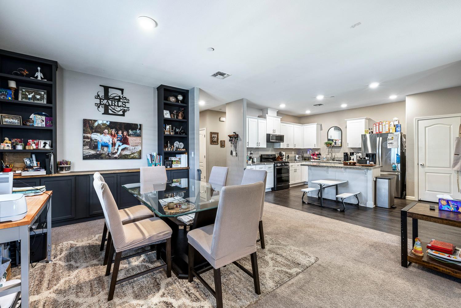 172 Adobe Ct, Coalinga, CA 93210