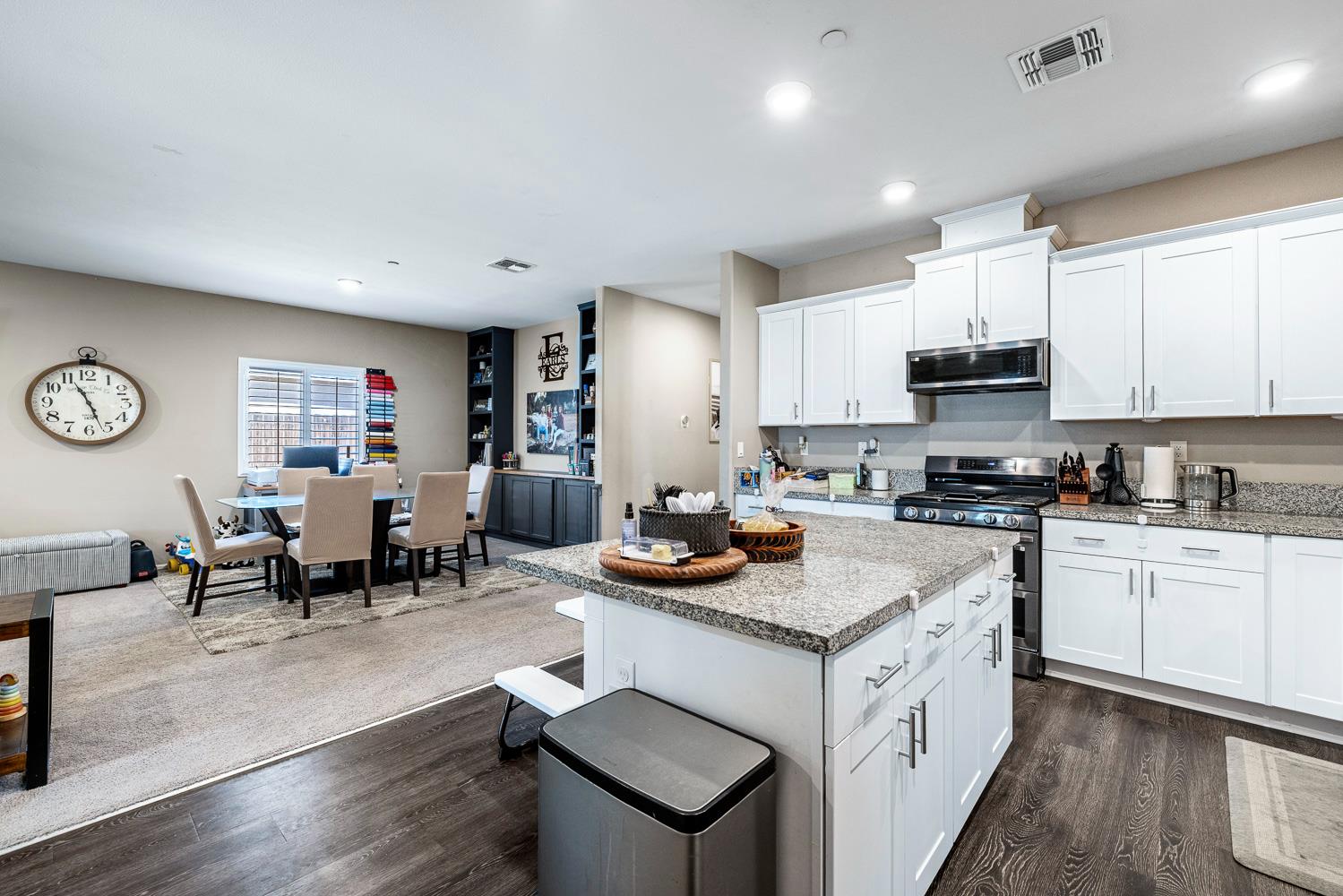 172 Adobe Ct, Coalinga, CA 93210