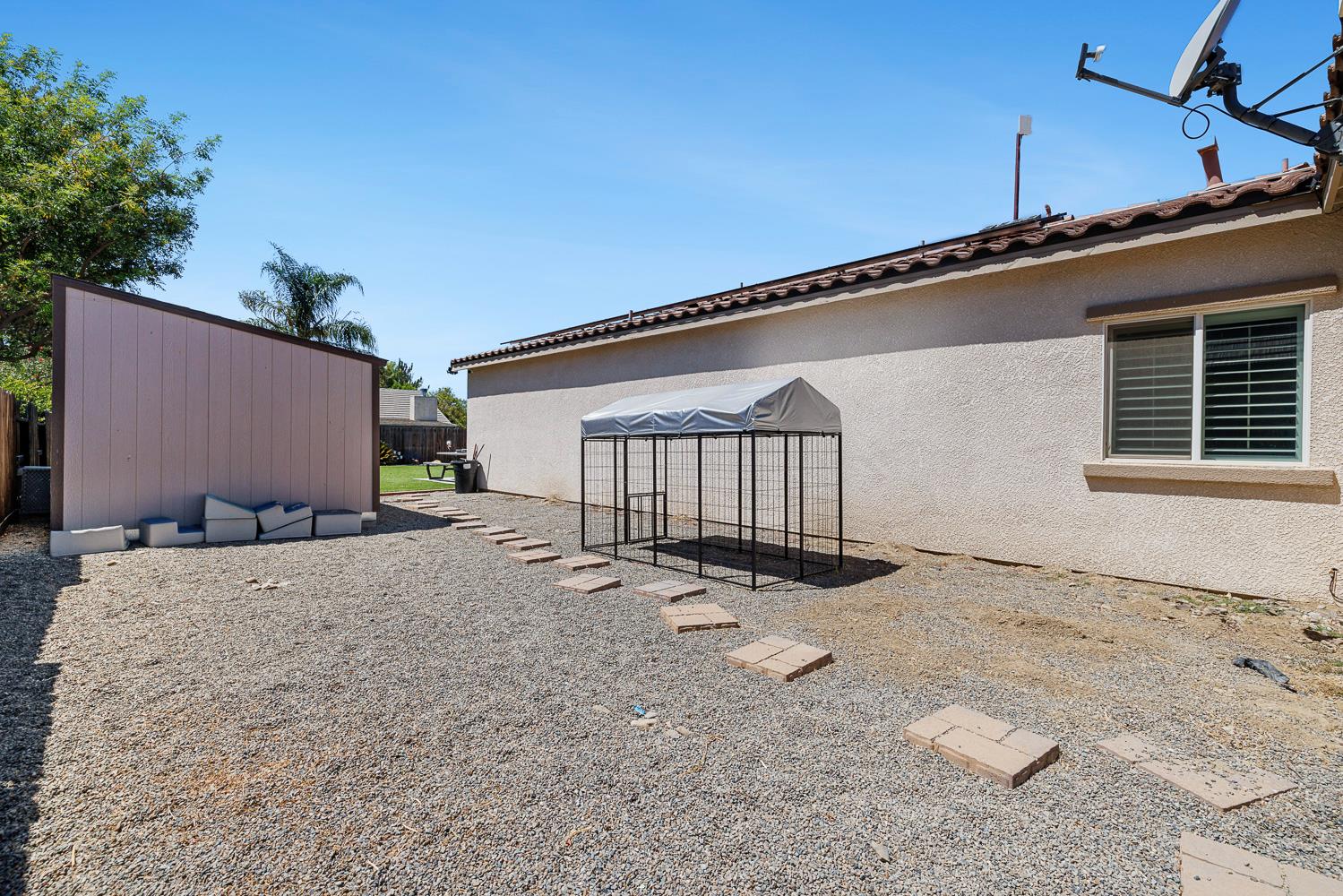172 Adobe Ct, Coalinga, CA 93210