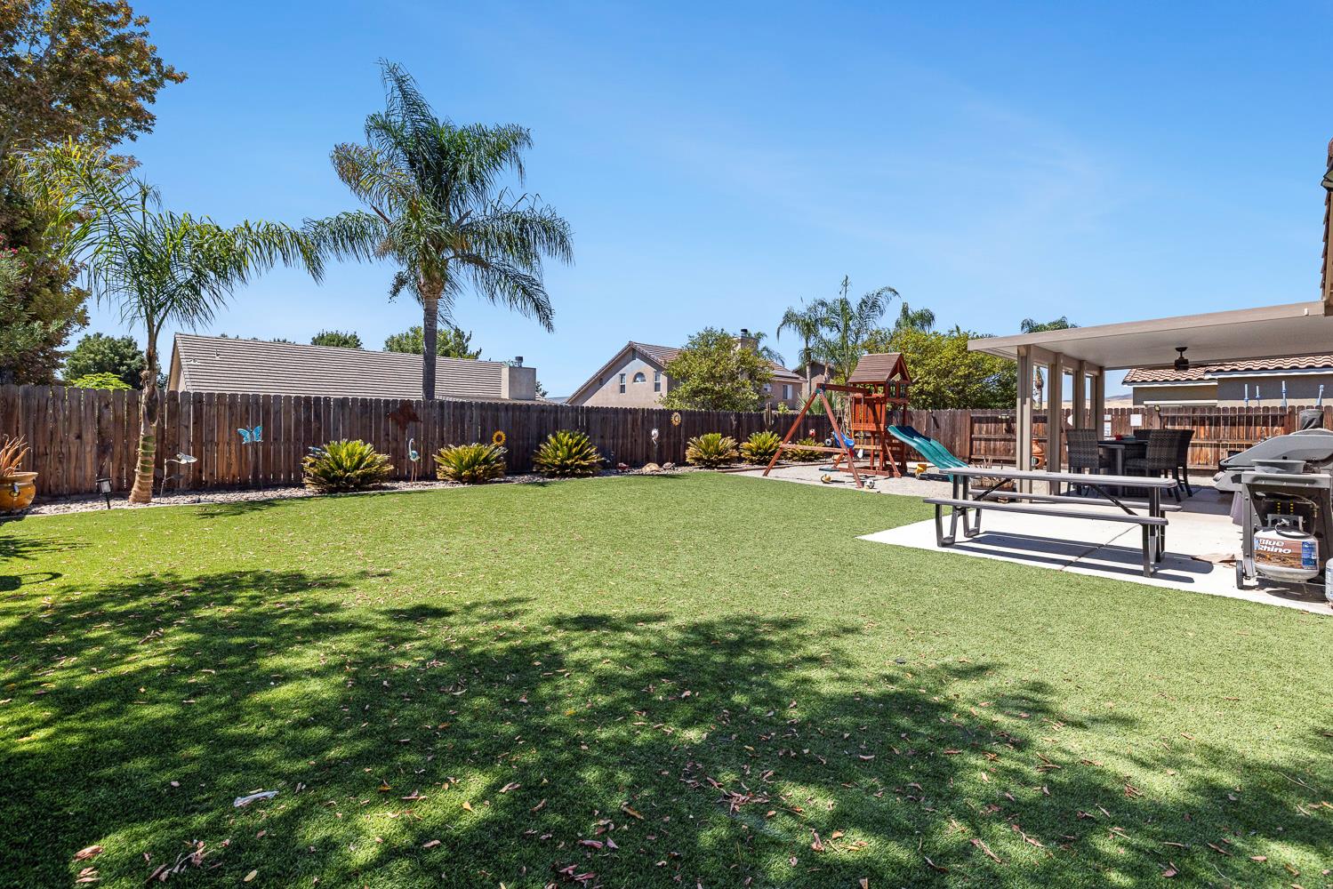 172 Adobe Ct, Coalinga, CA 93210