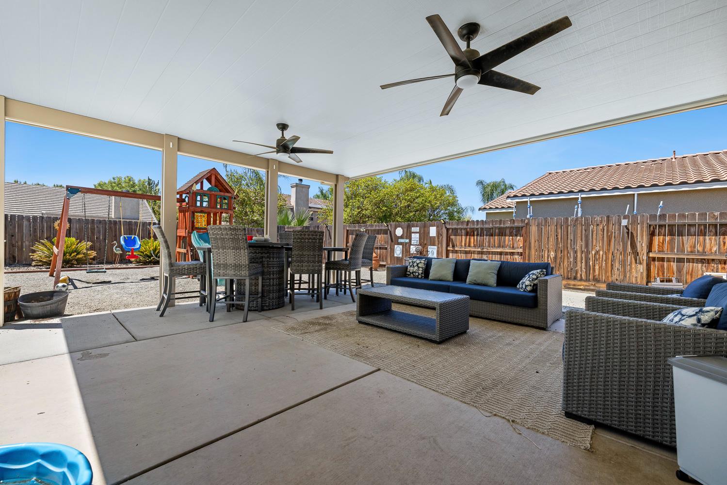 172 Adobe Ct, Coalinga, CA 93210