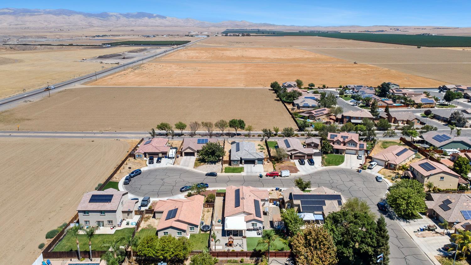 172 Adobe Ct, Coalinga, CA 93210