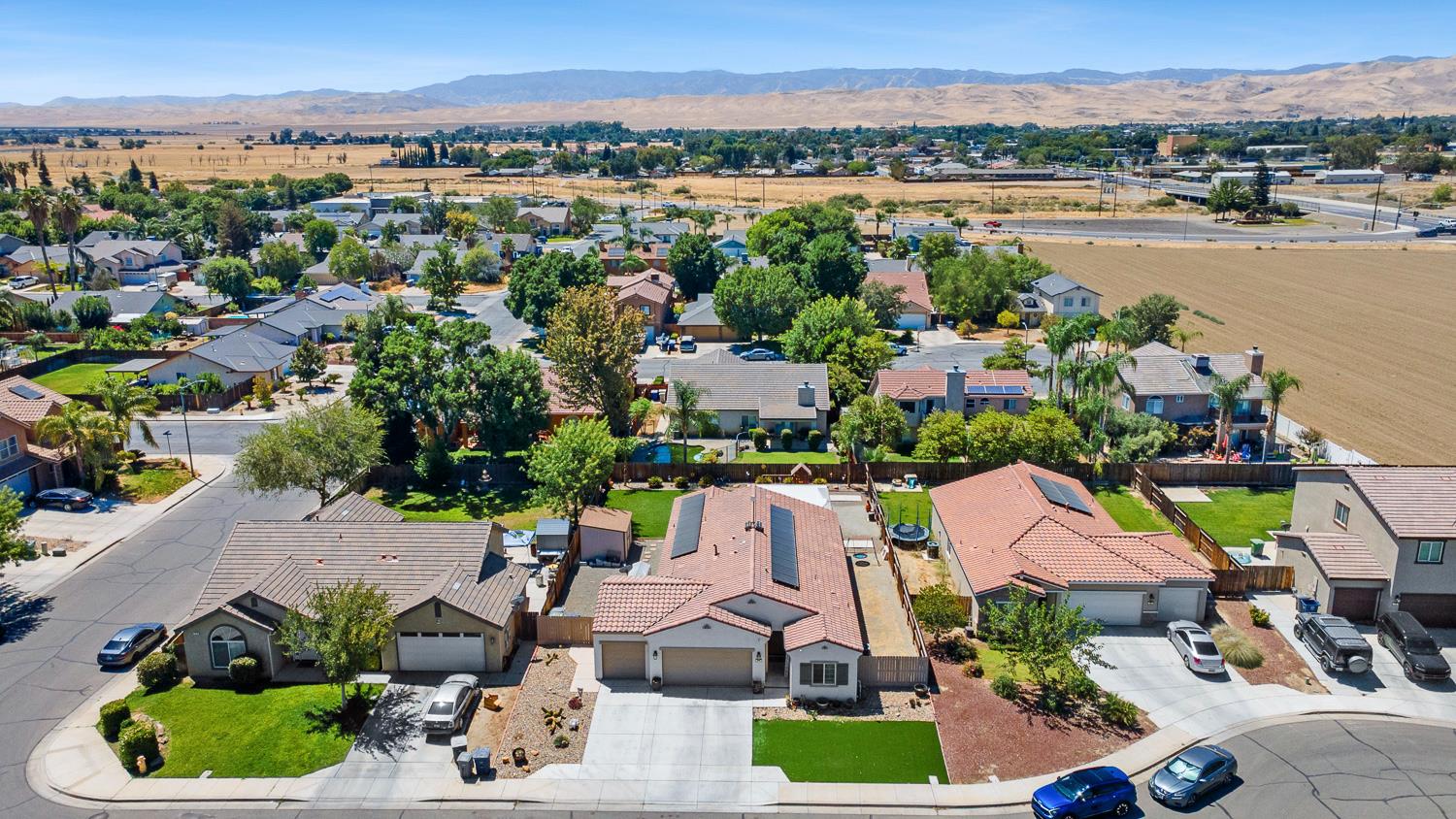 172 Adobe Ct, Coalinga, CA 93210