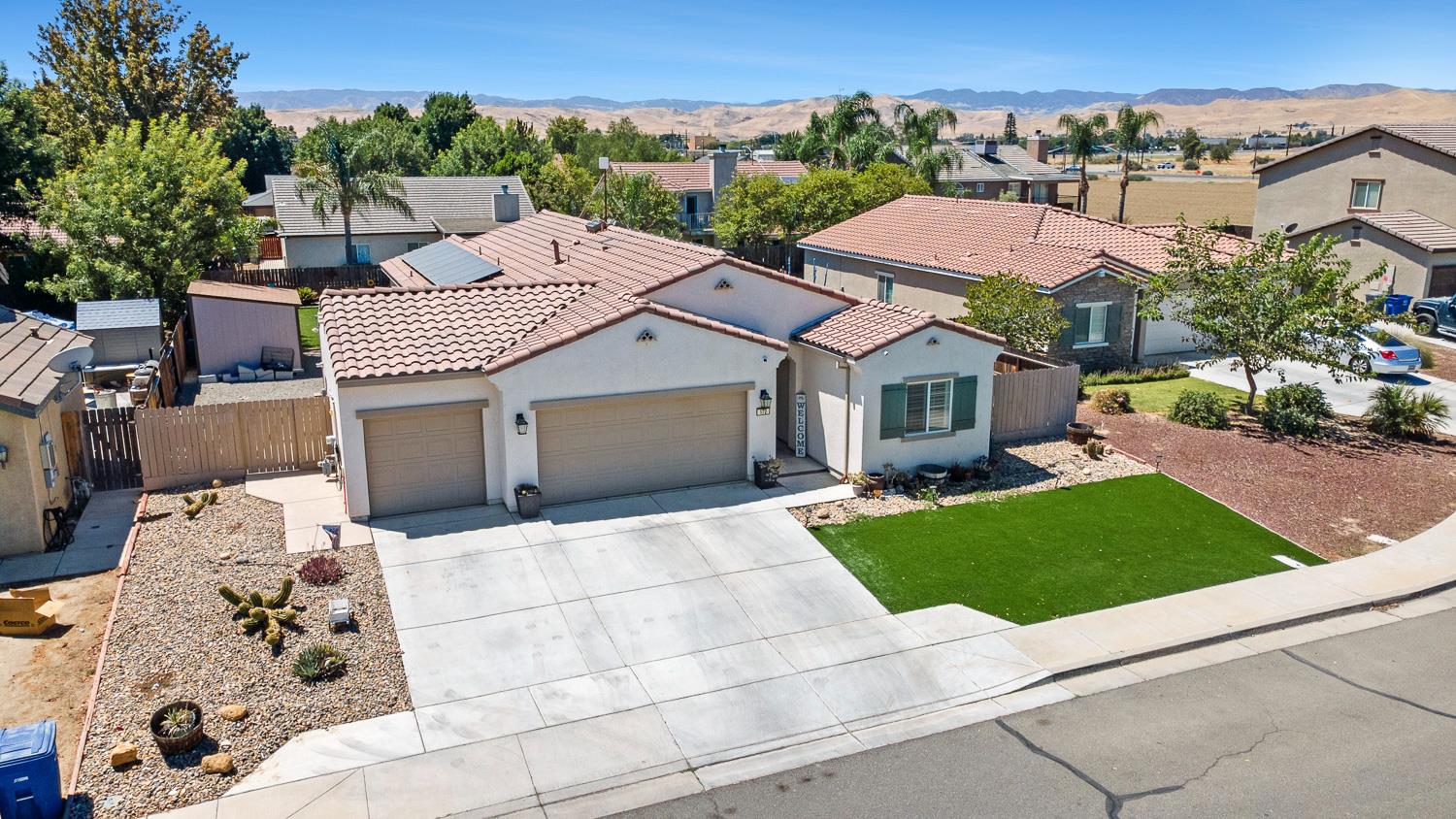 172 Adobe Ct, Coalinga, CA 93210
