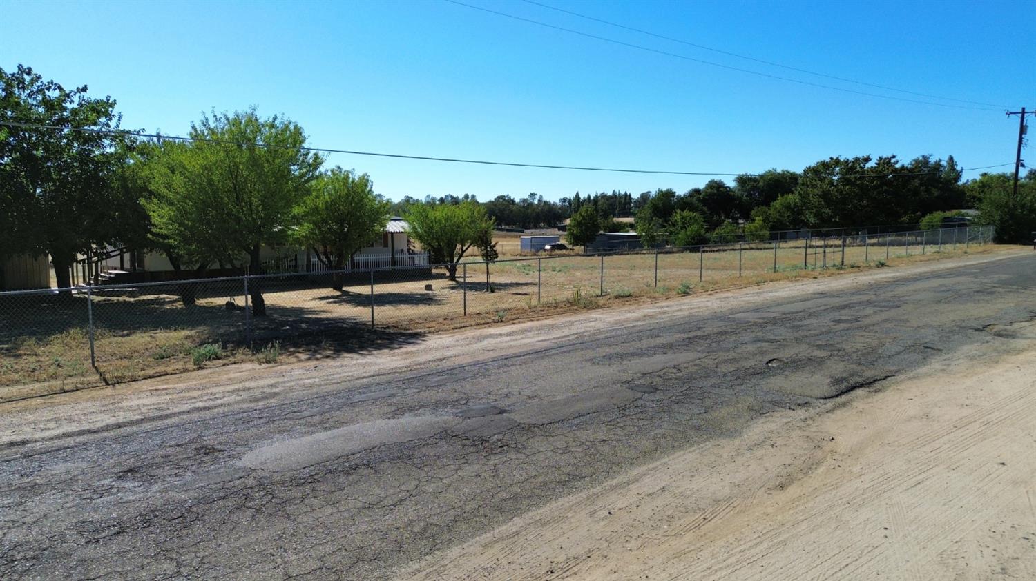 6215 N Bethel Ave, Clovis, CA 93619