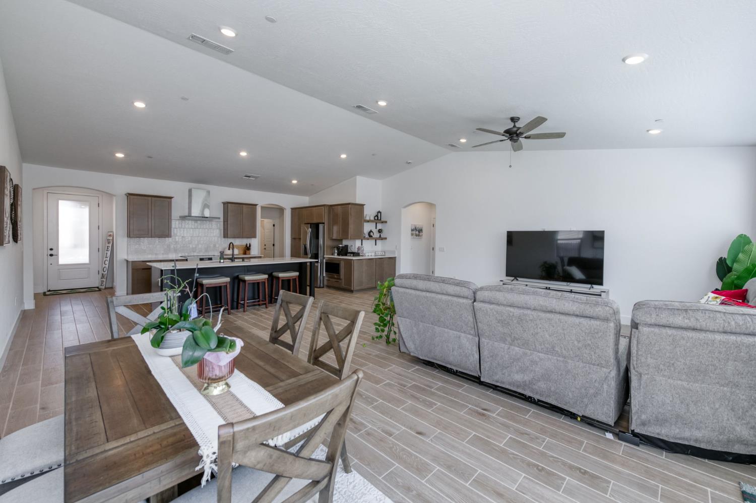 7213 E Brown Ave, Fresno, CA 93737