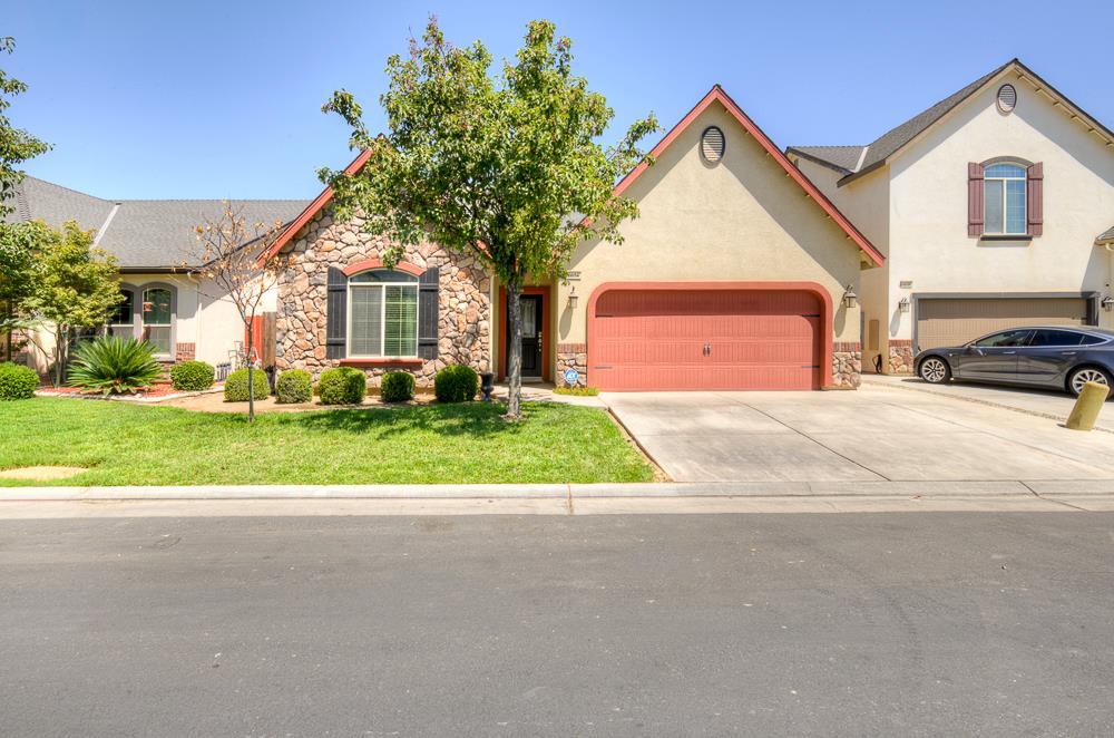 6654 W Alana Dr, Fresno, CA 93722