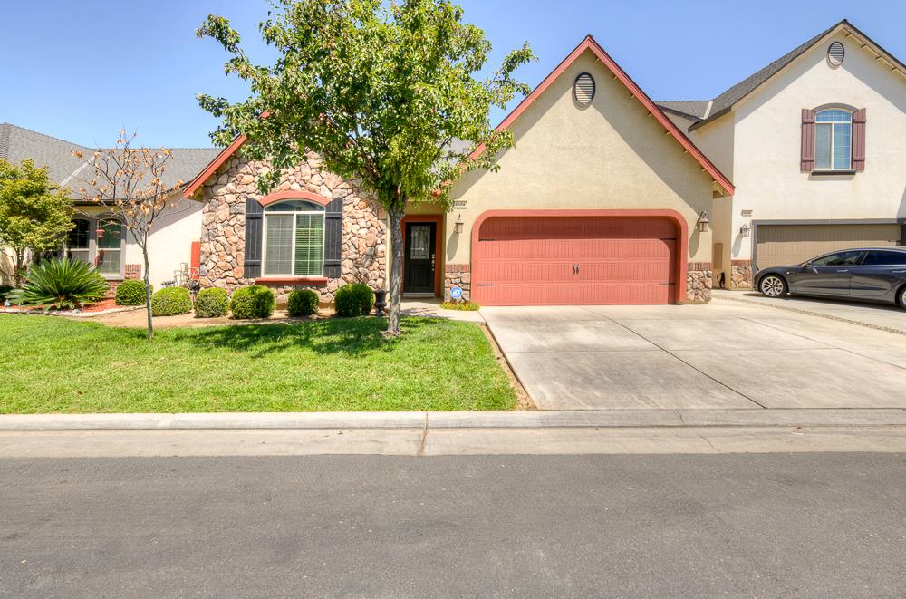 6654 W Alana Dr, Fresno, CA 93722