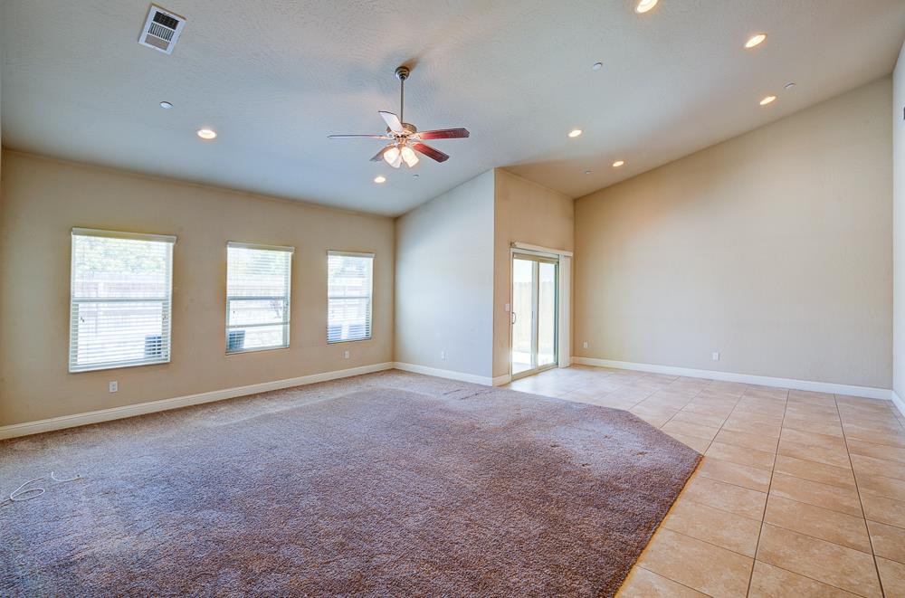 6654 W Alana Dr, Fresno, CA 93722
