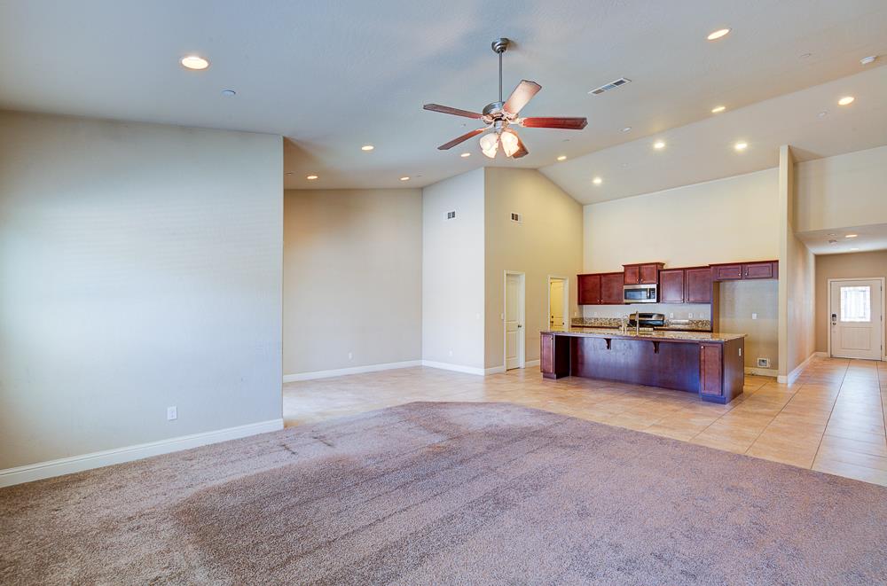 6654 W Alana Dr, Fresno, CA 93722