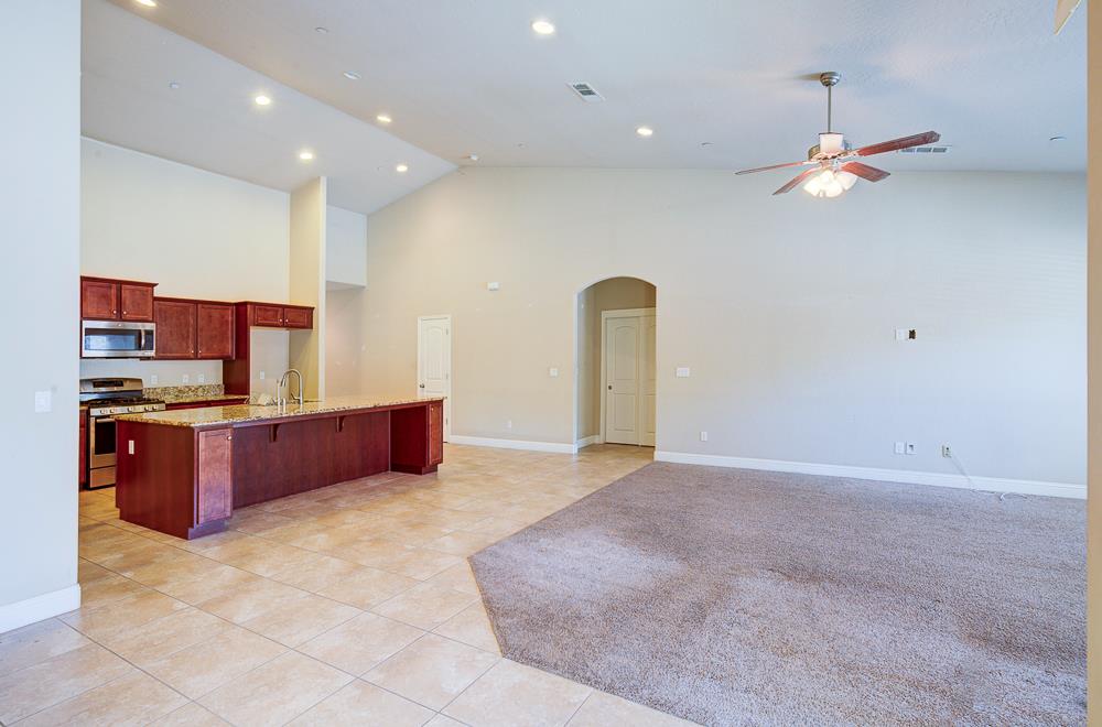 6654 W Alana Dr, Fresno, CA 93722