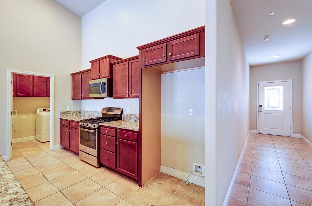 6654 W Alana Dr, Fresno, CA 93722