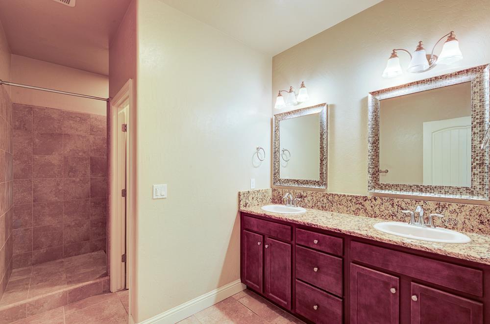 6654 W Alana Dr, Fresno, CA 93722