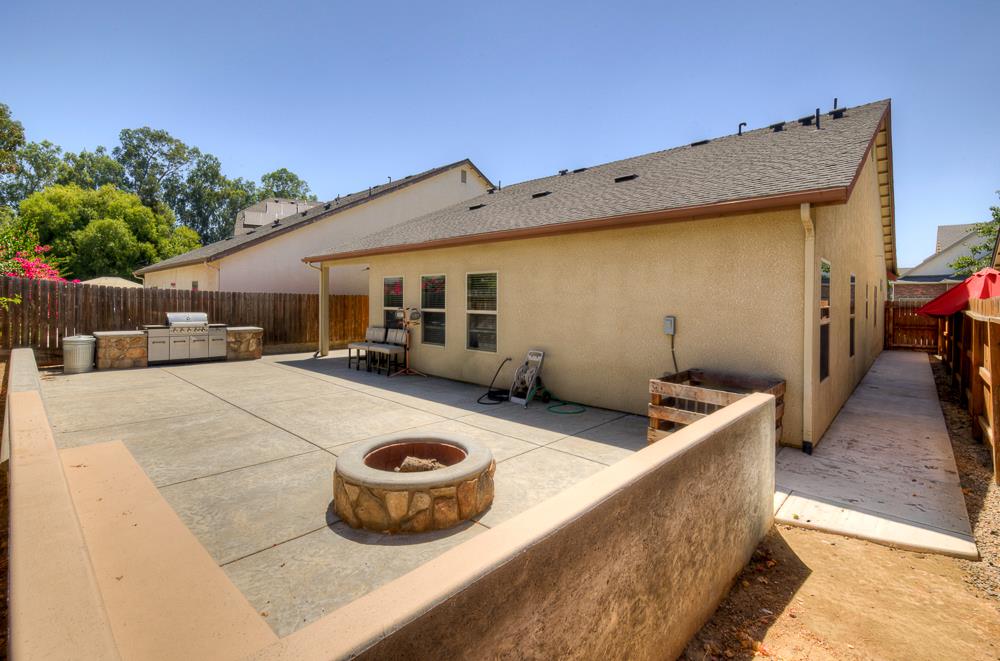 6654 W Alana Dr, Fresno, CA 93722