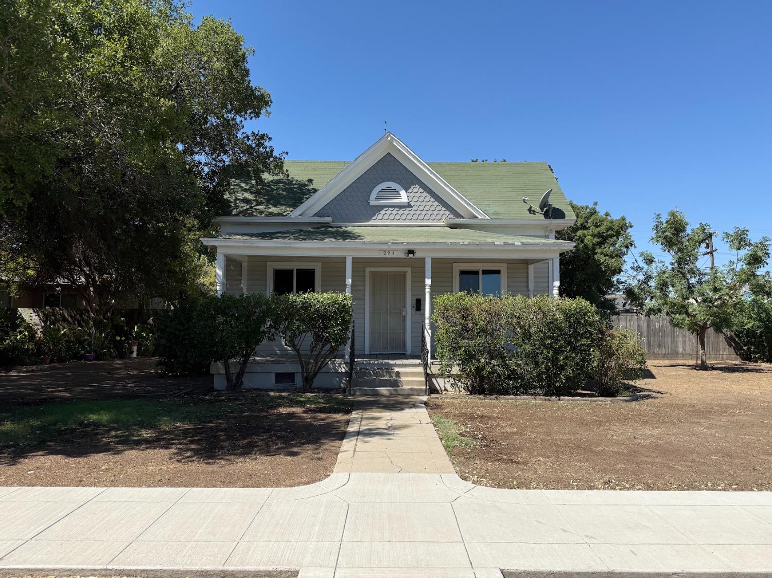 271 N I St, Dinuba, CA 93618
