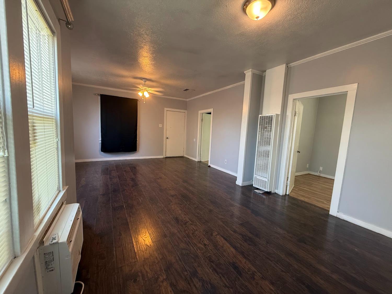 271 N I St, Dinuba, CA 93618