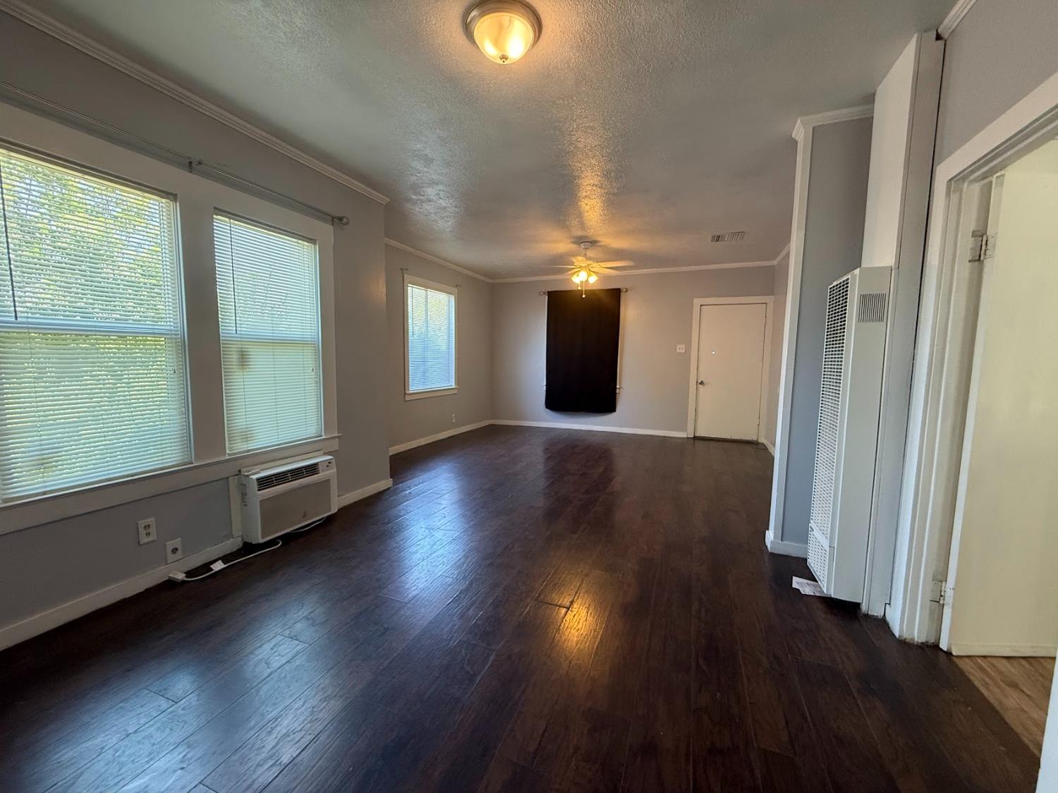 271 N I St, Dinuba, CA 93618