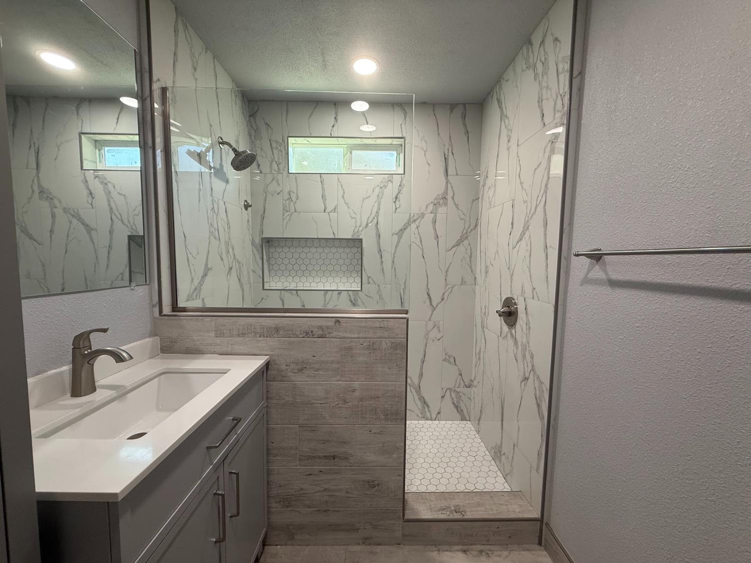 271 N I St, Dinuba, CA 93618