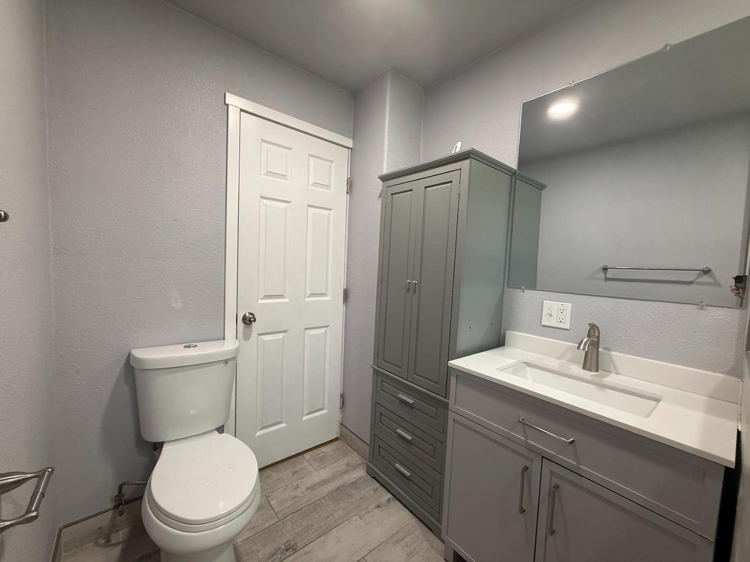 271 N I St, Dinuba, CA 93618