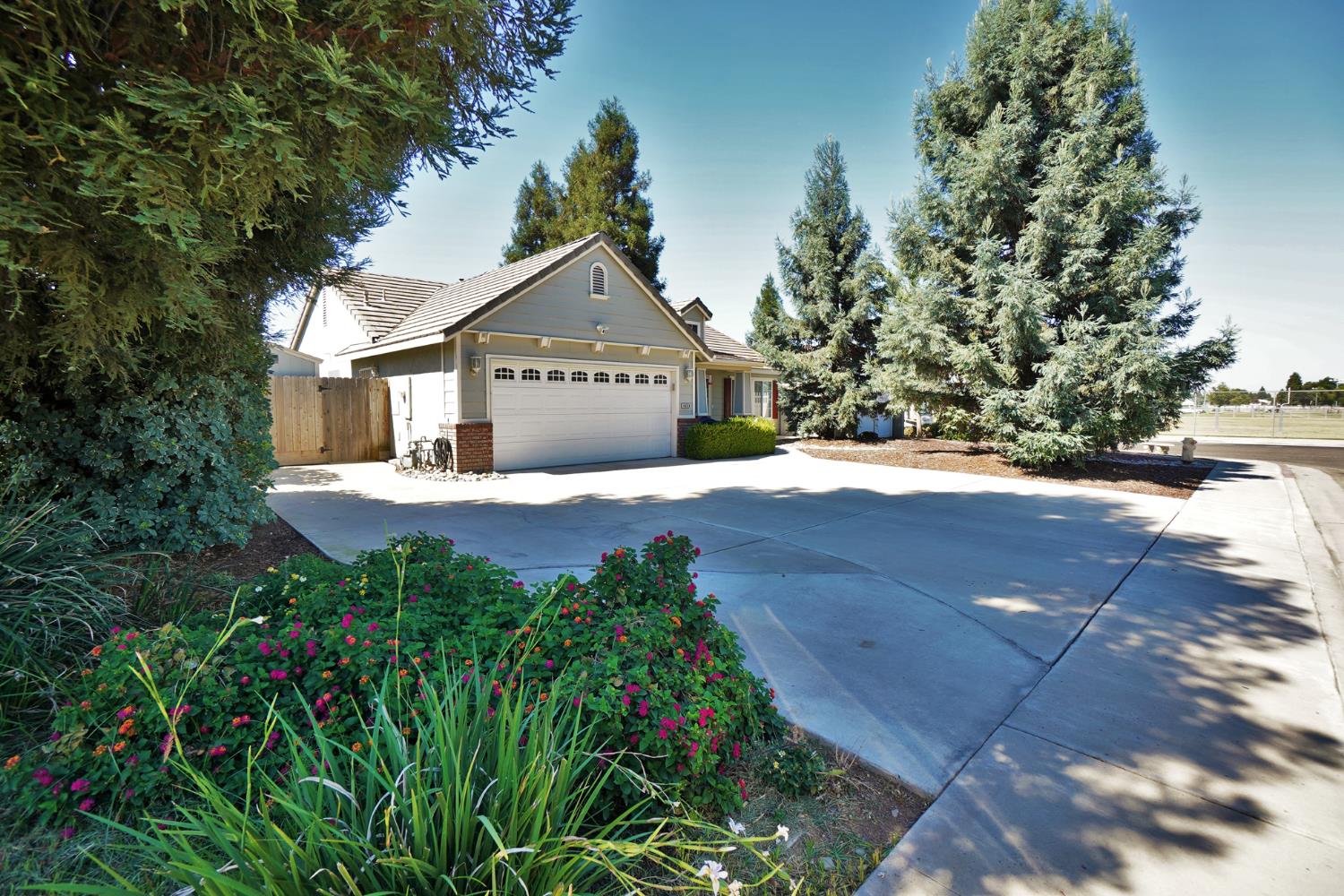 4833 W Ashland Ave, Visalia, CA 93277
