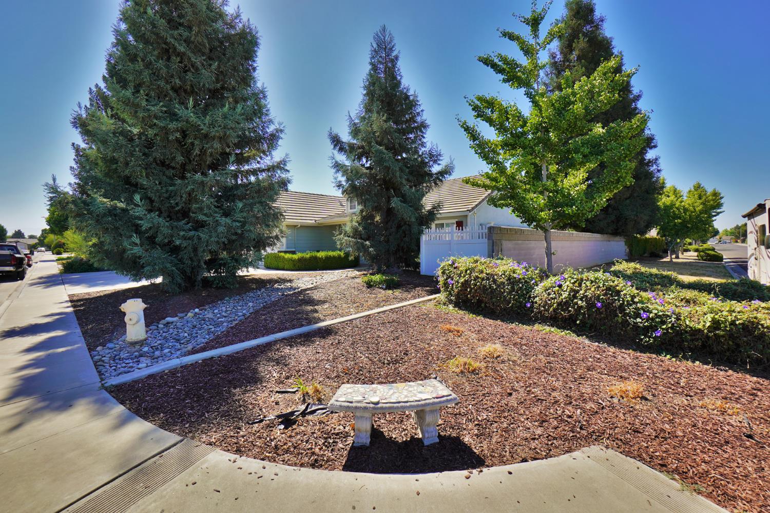 4833 W Ashland Ave, Visalia, CA 93277