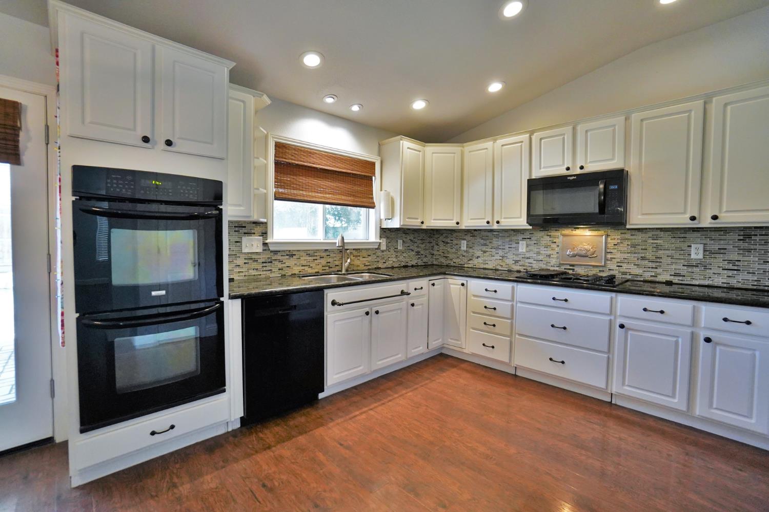 4833 W Ashland Ave, Visalia, CA 93277