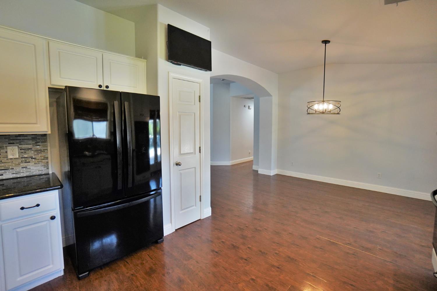 4833 W Ashland Ave, Visalia, CA 93277