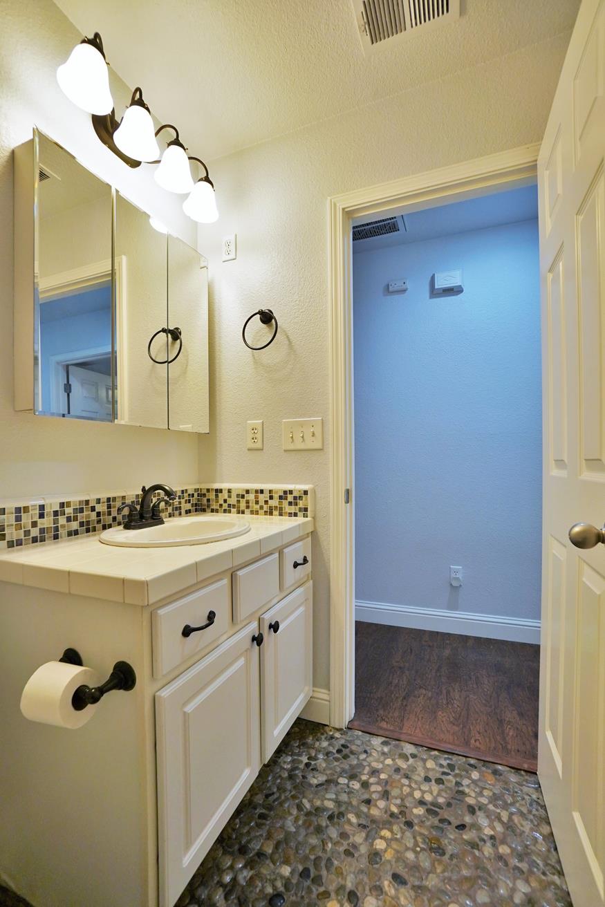 4833 W Ashland Ave, Visalia, CA 93277