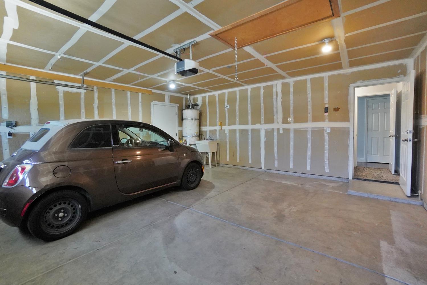 4833 W Ashland Ave, Visalia, CA 93277