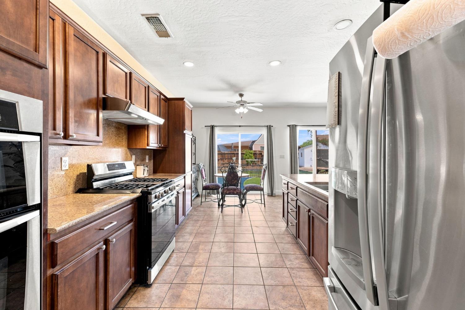 537 S Fordham Ave, Fresno, CA 93727