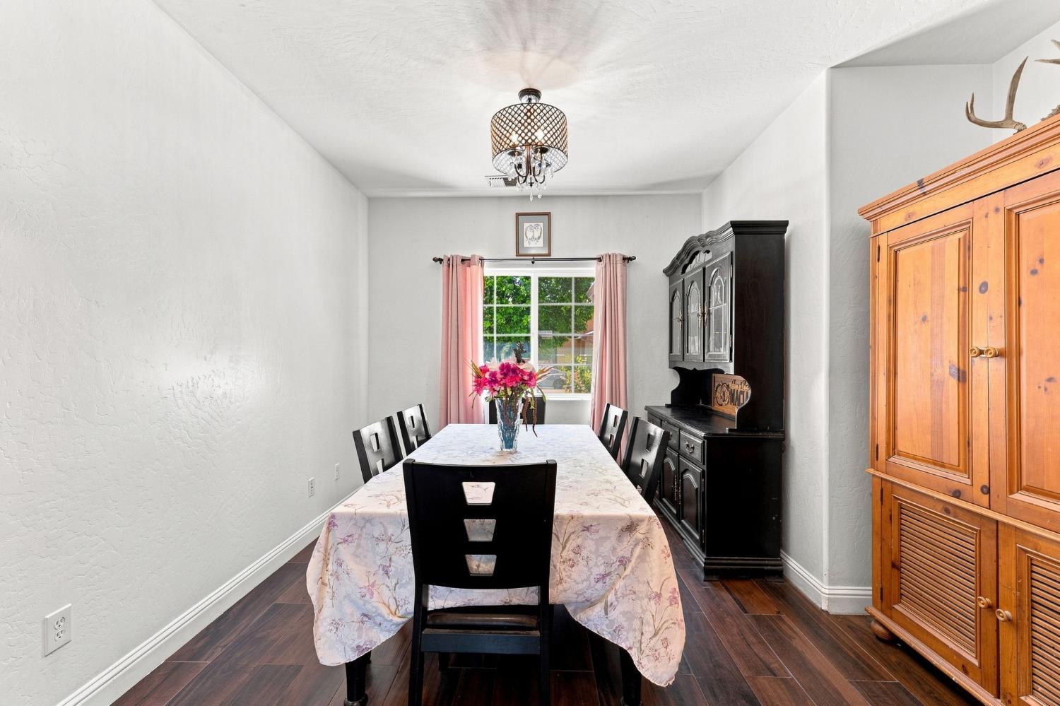 537 S Fordham Ave, Fresno, CA 93727