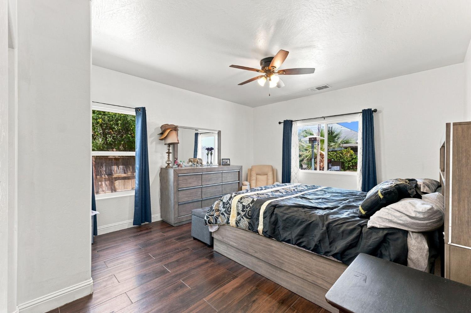 537 S Fordham Ave, Fresno, CA 93727