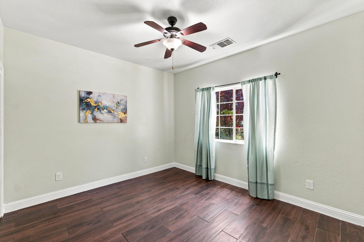 537 S Fordham Ave, Fresno, CA 93727