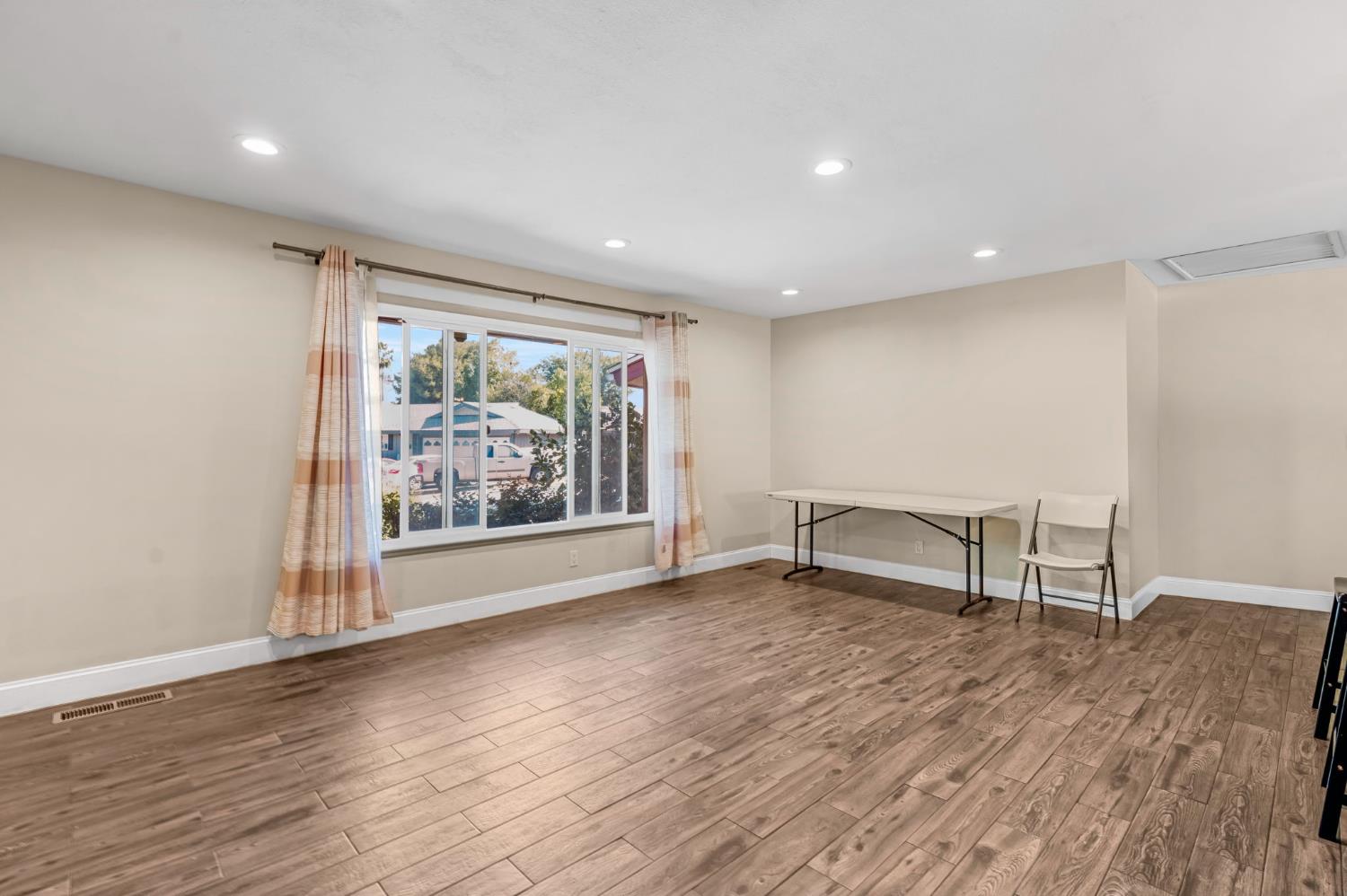 1103 W Tenaya Way, Fresno, CA 93711