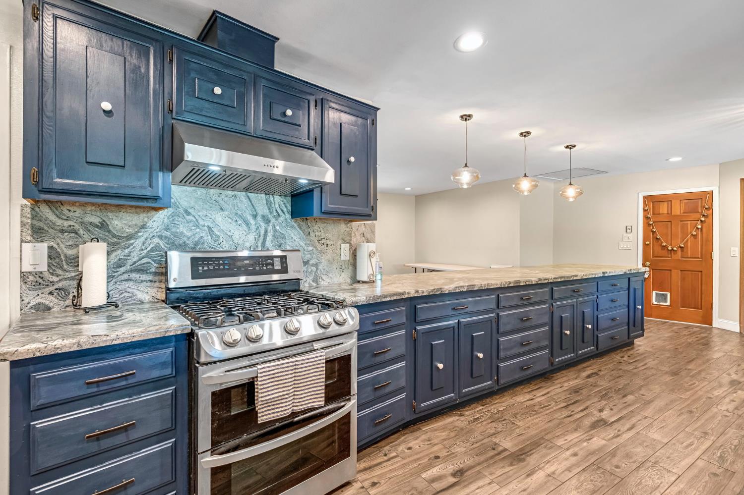1103 W Tenaya Way, Fresno, CA 93711
