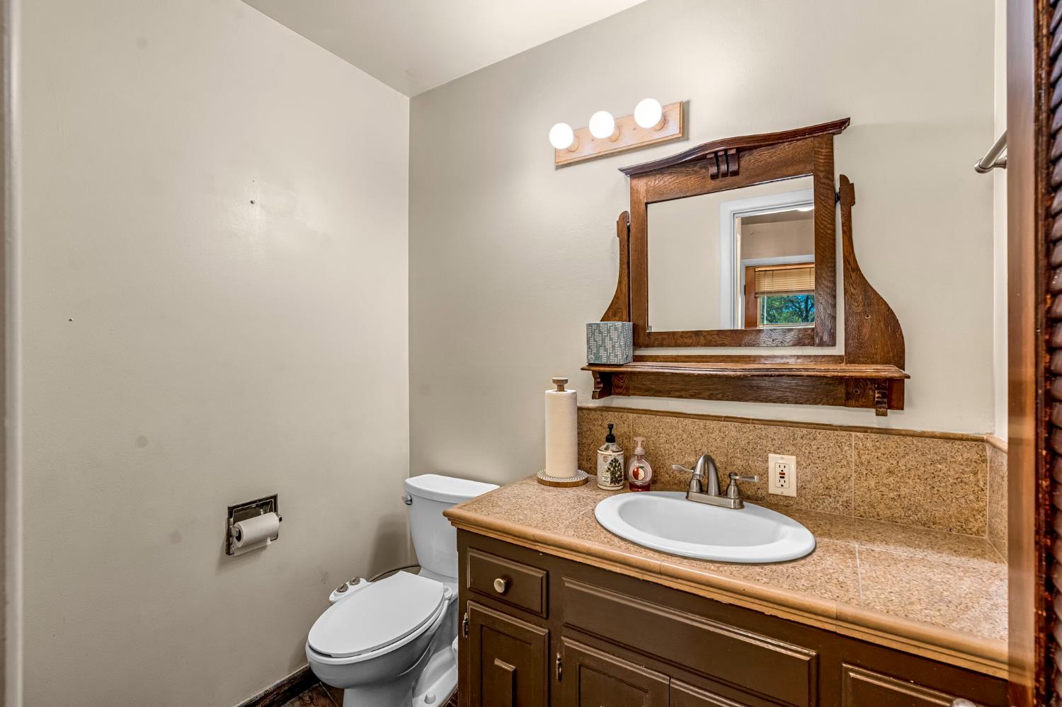 1103 W Tenaya Way, Fresno, CA 93711