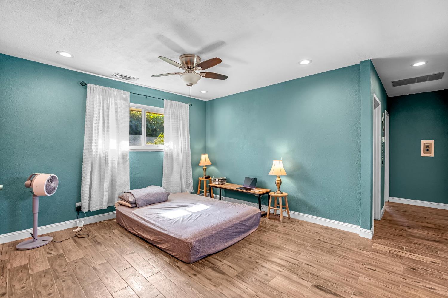 1103 W Tenaya Way, Fresno, CA 93711