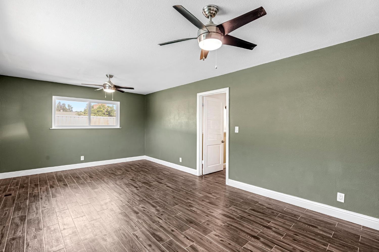 1103 W Tenaya Way, Fresno, CA 93711
