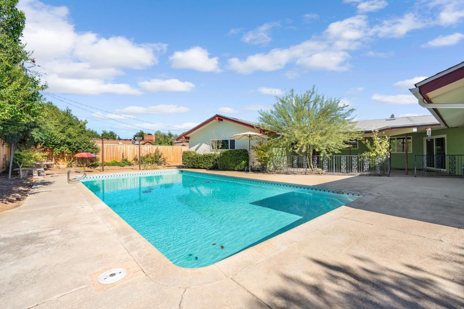 1103 W Tenaya Way, Fresno, CA 93711
