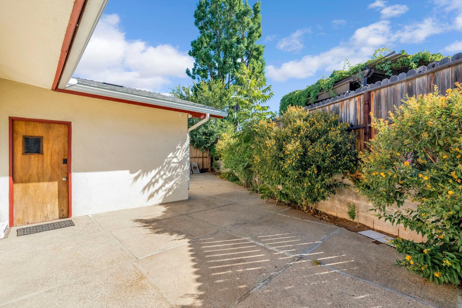 1103 W Tenaya Way, Fresno, CA 93711